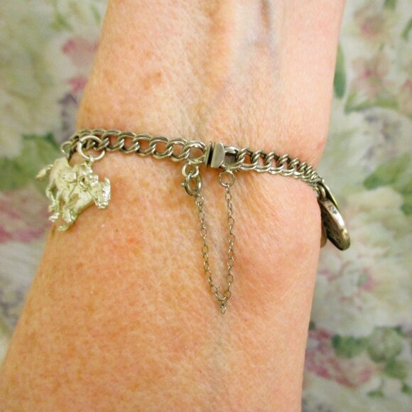 Vintage STERLING SILVER Charm Bracelet: 12 Figural 925 Charms on Curb Chain - Picture 8 of 16